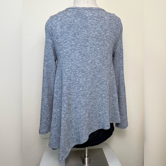 Gray Long Sleeve Asymmetrical Hem Tunic Top With Black Layering Detail Small - Picture 4 of 6